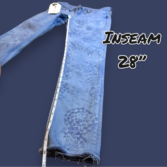 🎉HP🎉 Originally NWTWhite Skinny Capri NOW Cyanotype Floral Style Blue. Size 27 - Picture 6 of 13